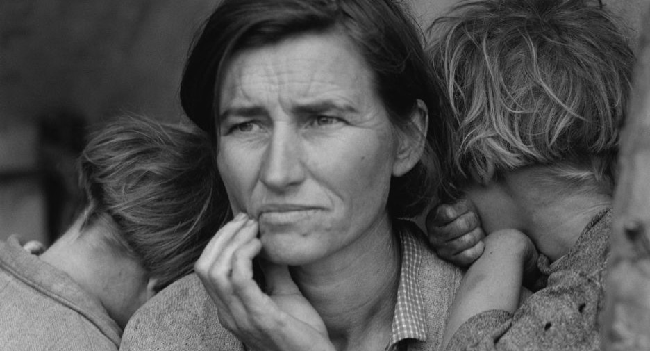 «В доме не убрано, тараканы, но ребенка любят». За что опека может изъять детей из семьи