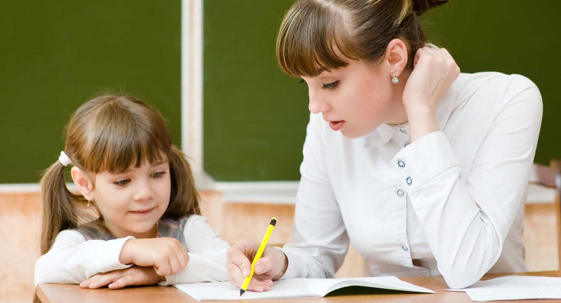 В России предложили сделать оклады учителей и врачей не ниже двух МРОТ