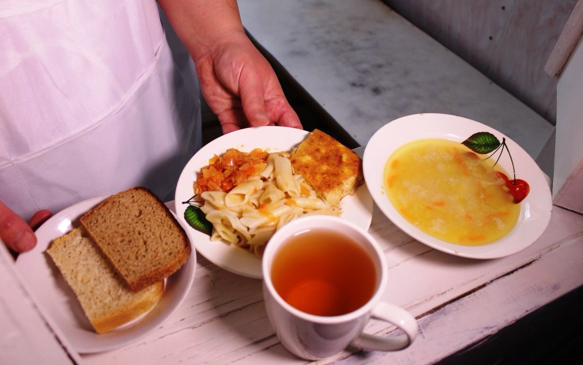 Минпросвещения: средняя стоимость обеда для младшеклассников составляет 60 рублей