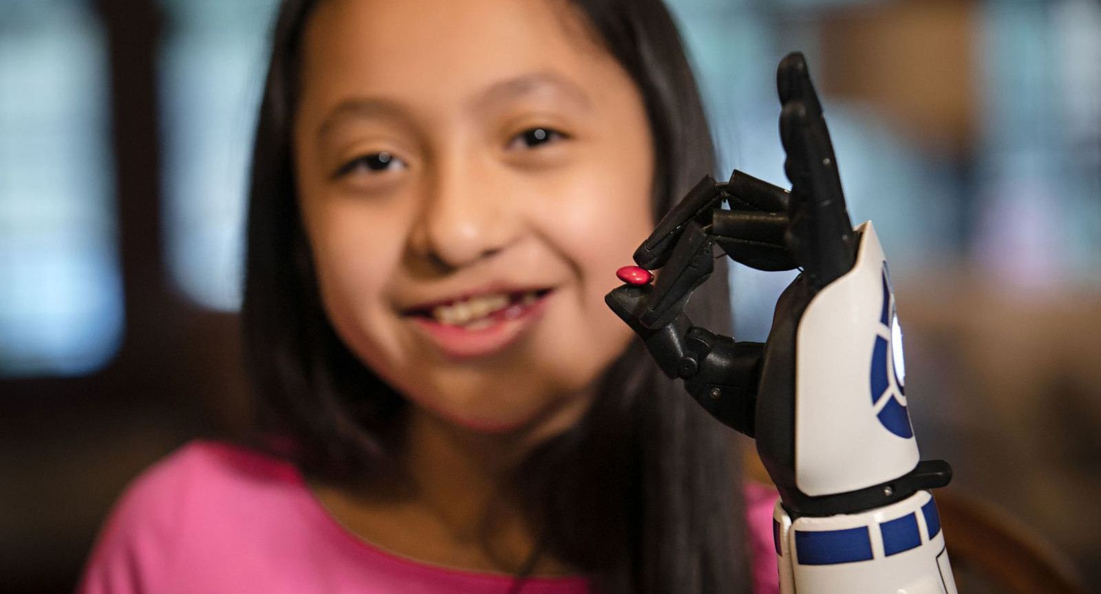 Актёр, сыгравший Люка Скайуокера, помог 11-летней фанатке «Звёздных войн» с инвалидностью собрать деньги на протез