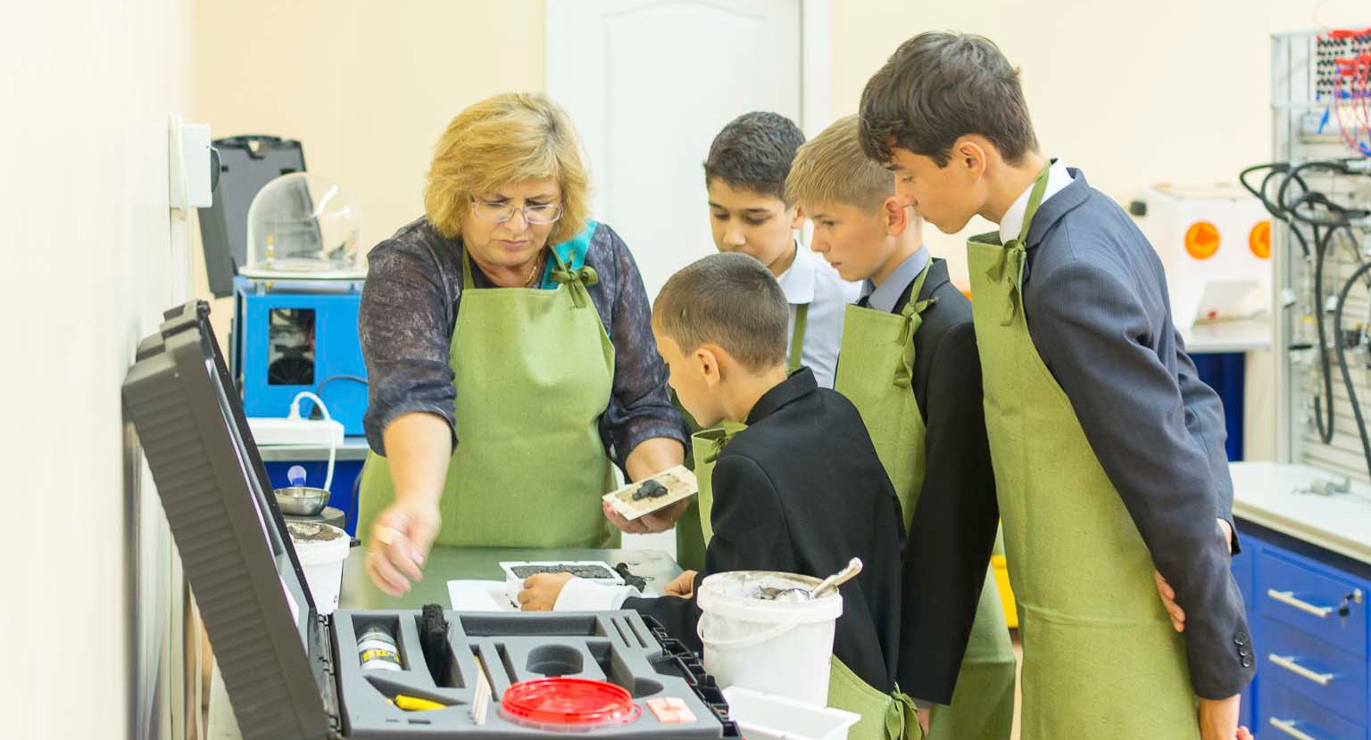 Учителя попросили ввести раннюю профориентацию и сократить домашние задания для детей