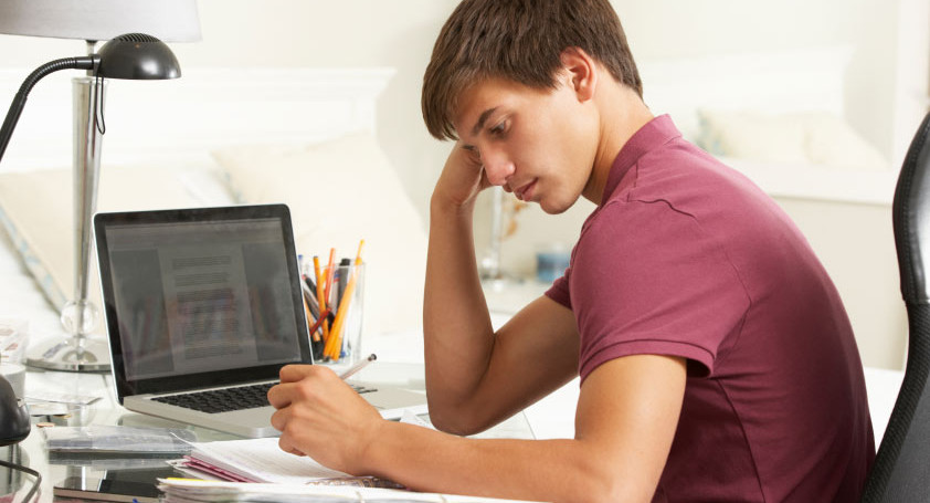 «Нашим преподавателям приходится переобуваться на ходу»