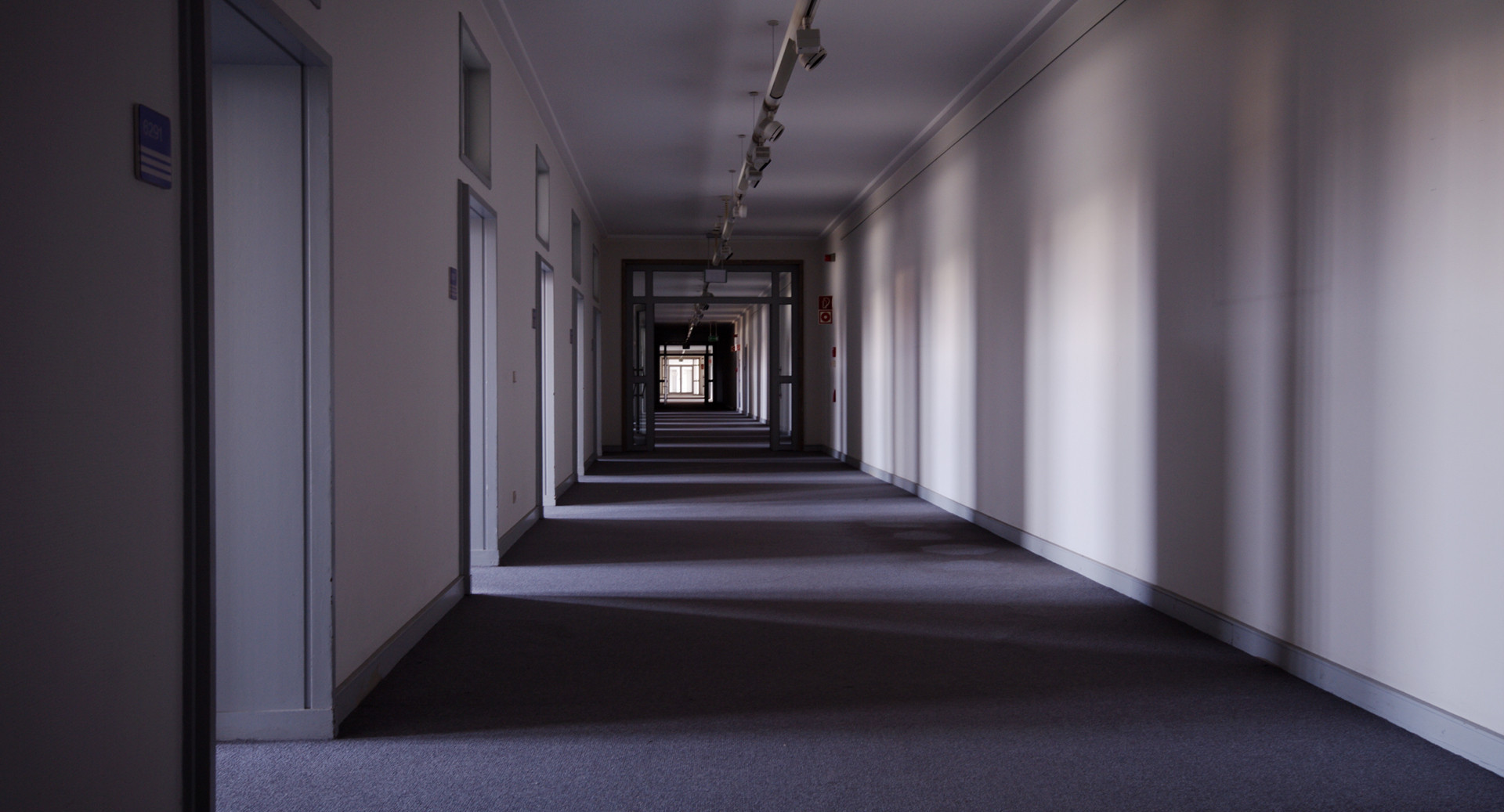 Минпросвещения не будет досрочно объявлять начало летних каникул в школах