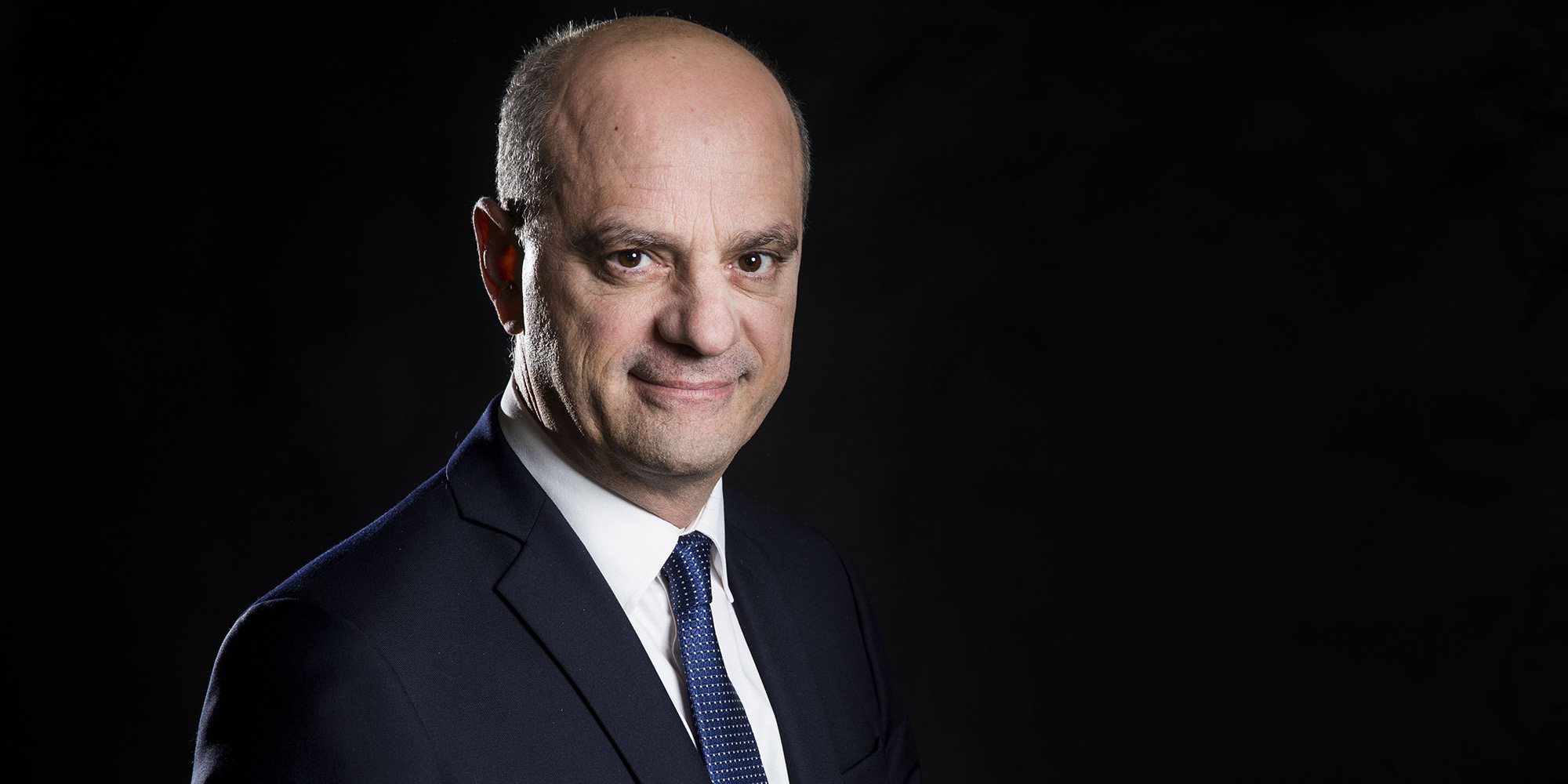 Французские учителя теряют учеников, у которых проблемы с интернетом и нет компьютеров