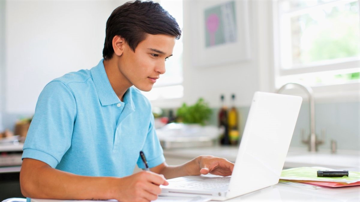 Рособрнадзор:  ЕГЭ в дистанте невозможен