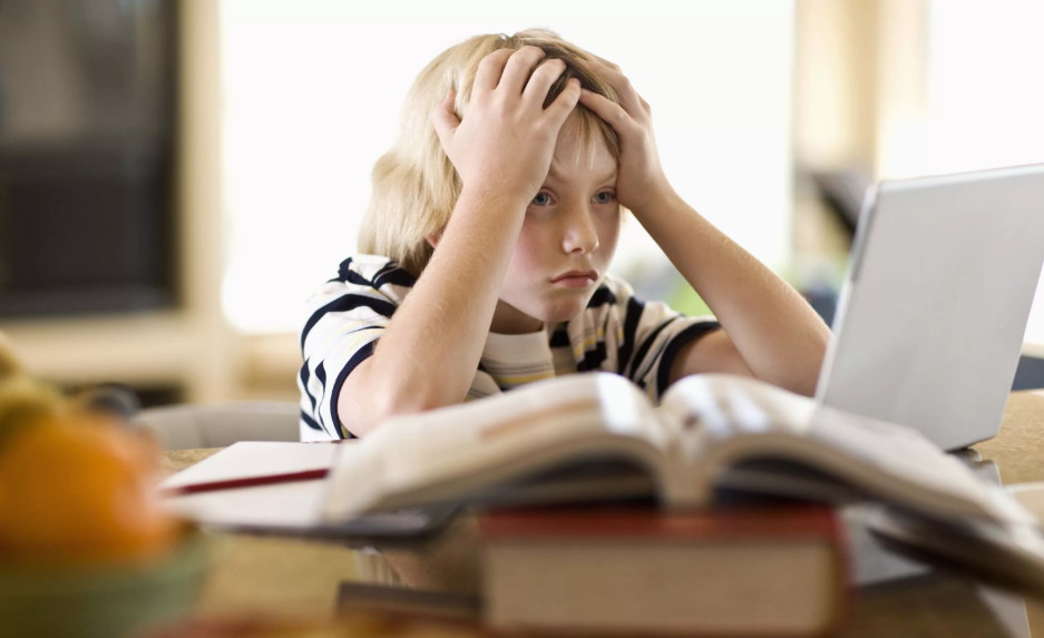 В МЧС рассказали, как помочь детям избежать стресса при карантине