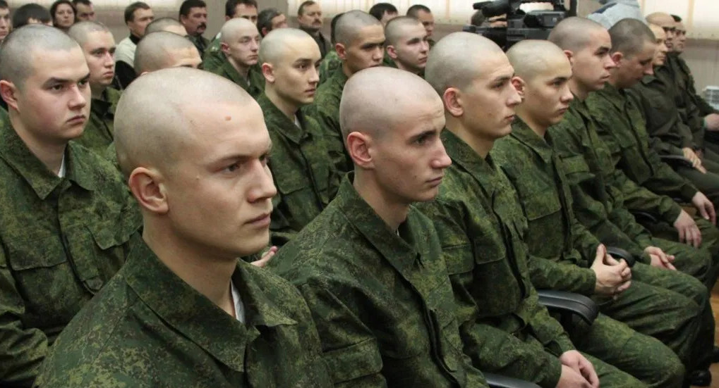 Родители попросили изменить сроки призыва из-за ЕГЭ