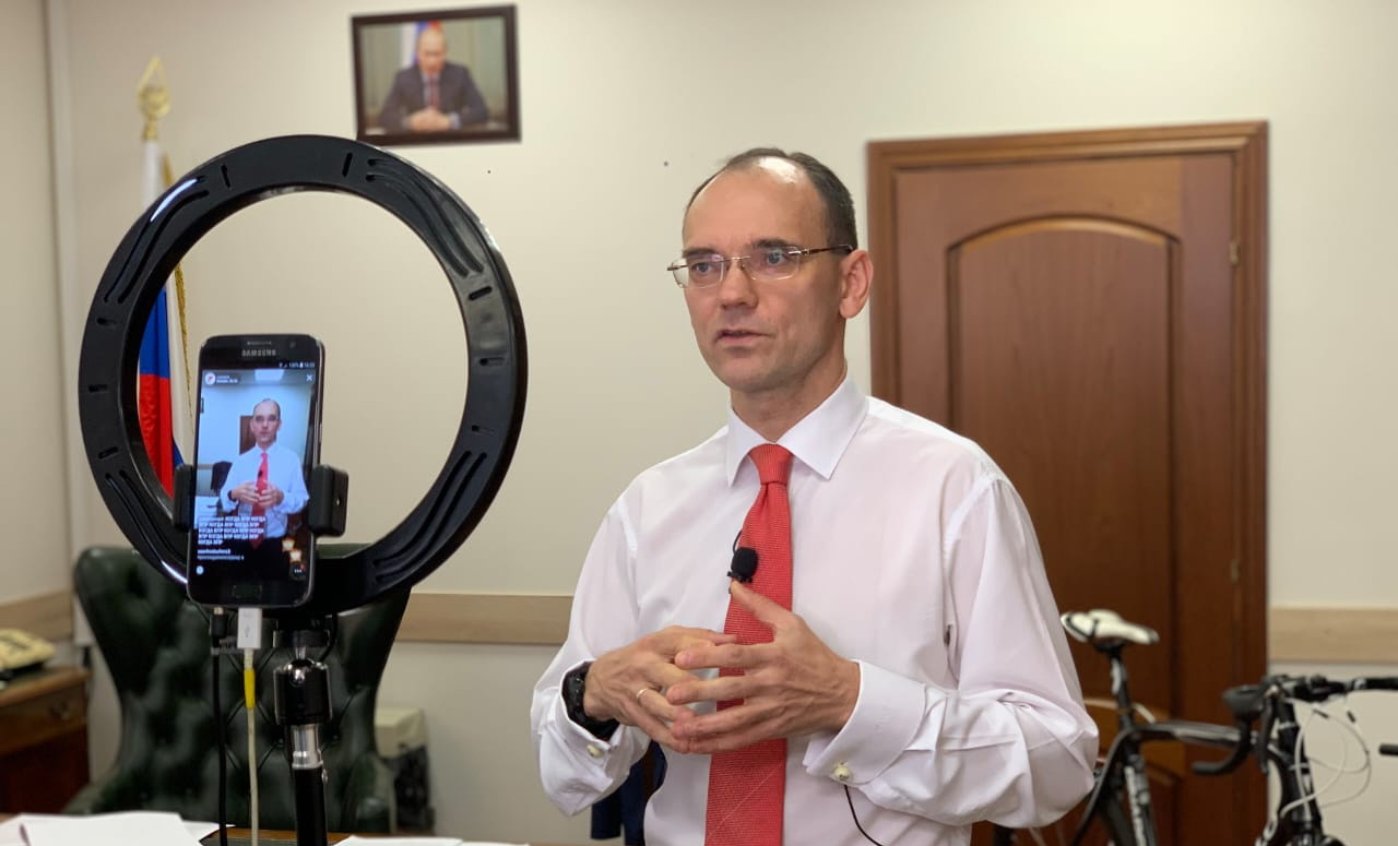 Дмитрий Глушко: «Сейчас педагоги выполняют героическую работу»