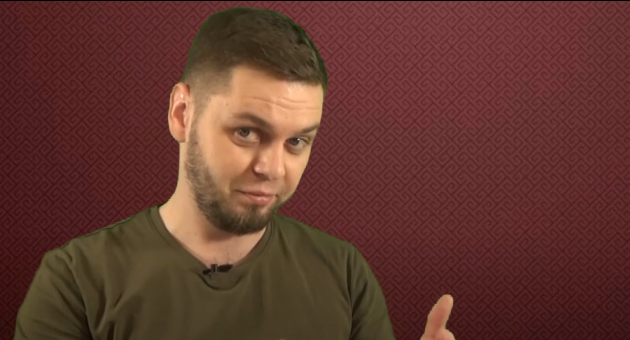 Омский учитель записывает видеоуроки по истории с мемами и шуточками