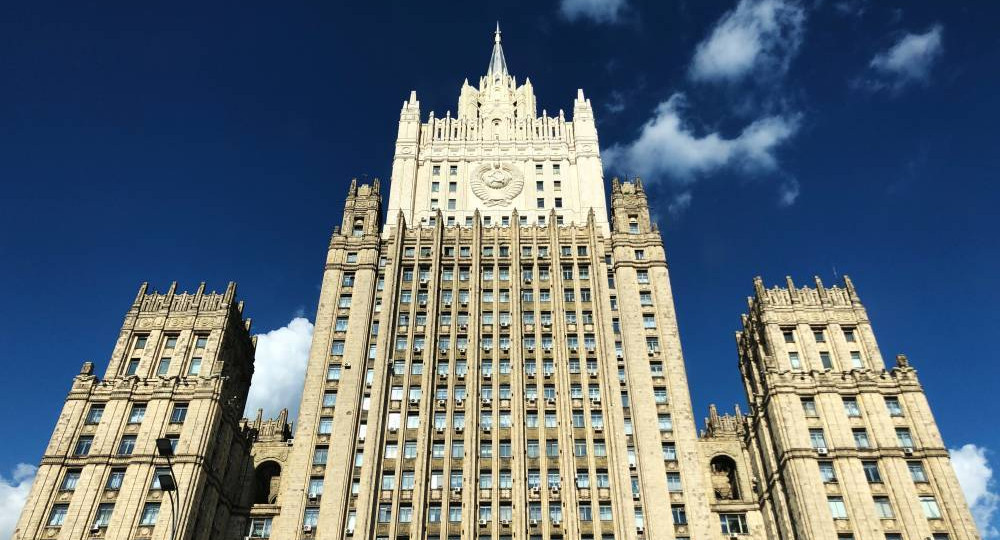 Десятки школьников из России попали в сложную ситуацию в США