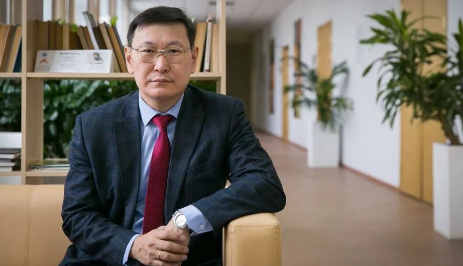 Министр образования Якутии попросил учителей не сильно напрягать учеников