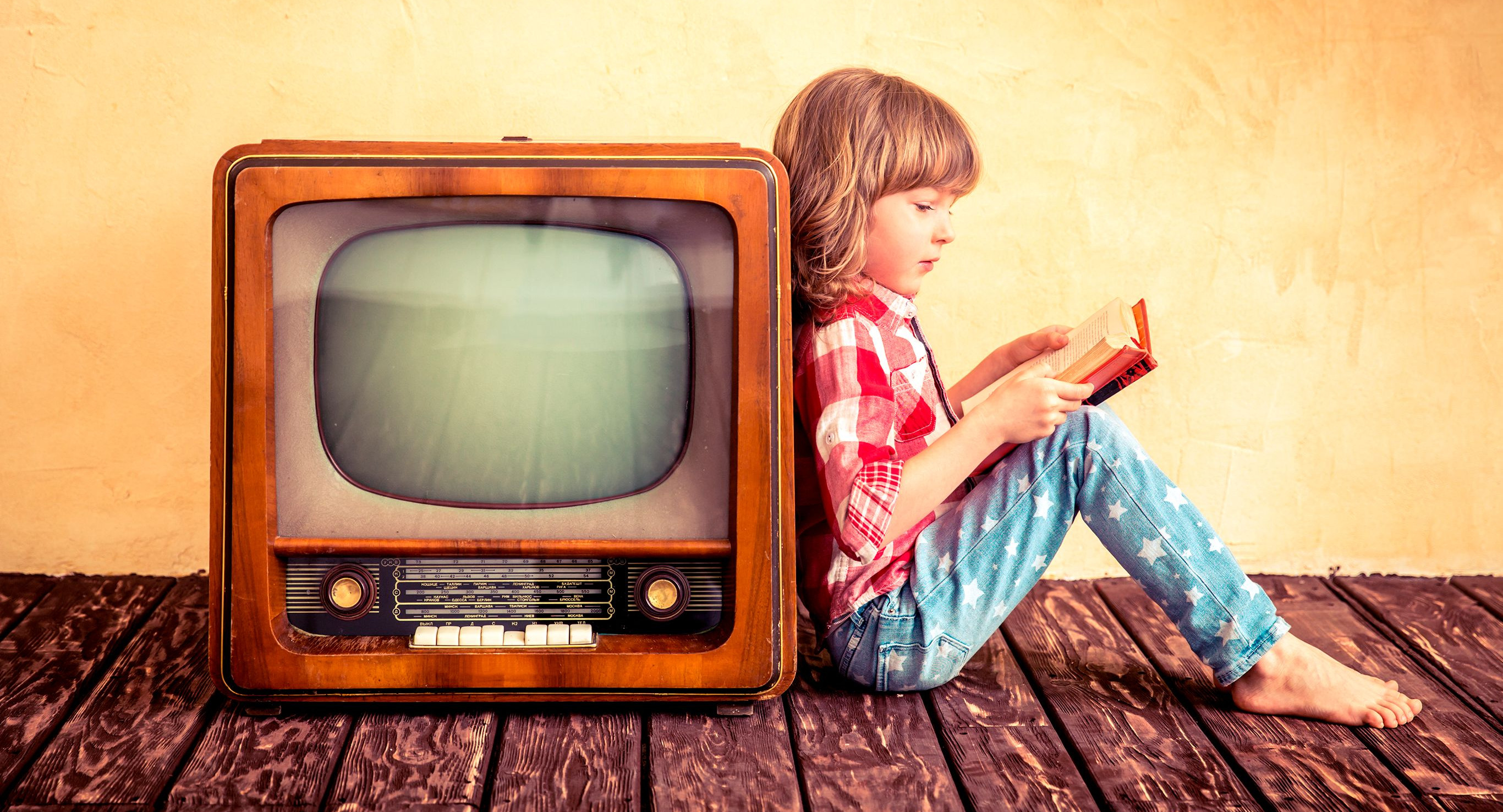 Минпросвещения запускает для школьников телеуроки на Общественном телевидении России