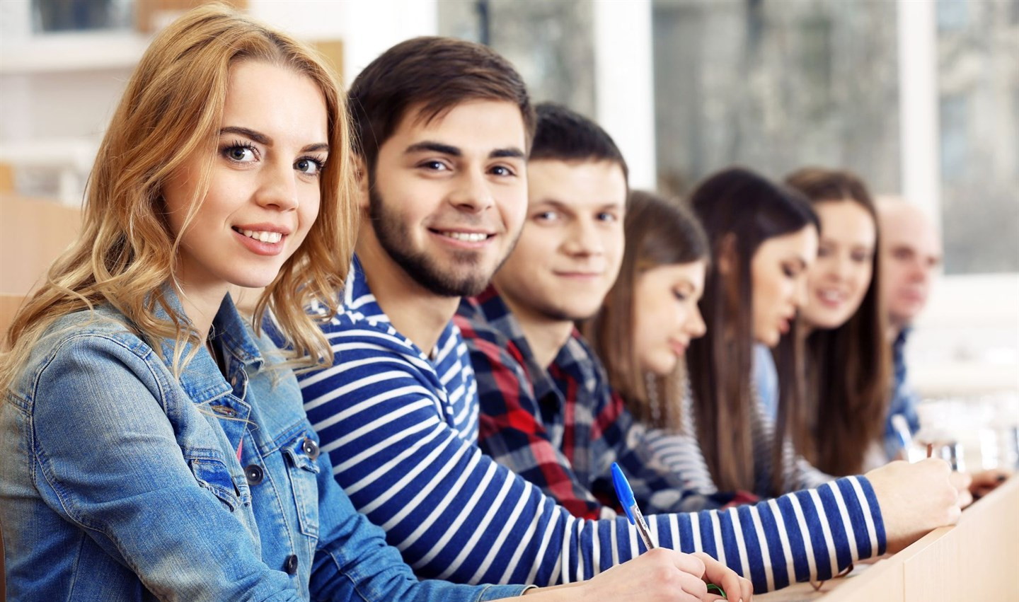 Студенты МГУ и ВШЭ продолжат учиться с 6 по 8 мая