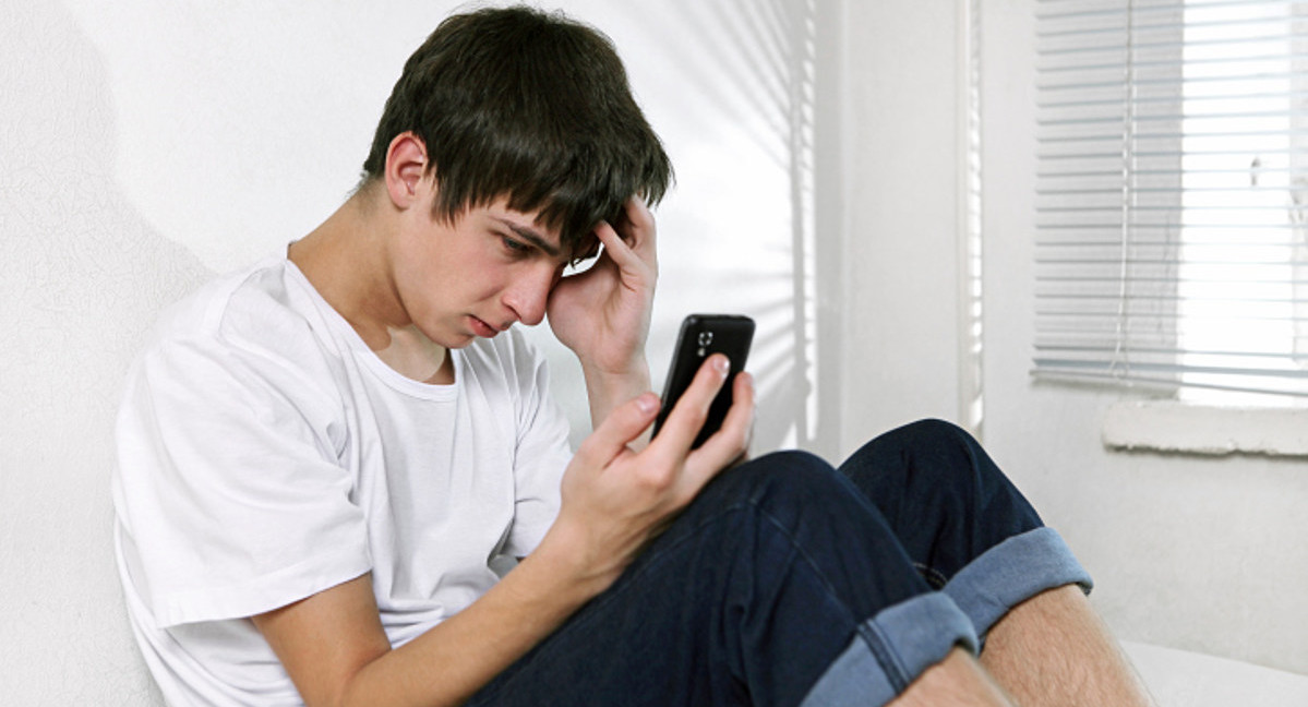 Российские фонды открывают каналы психологической помощи для поддержки семей в самоизоляции