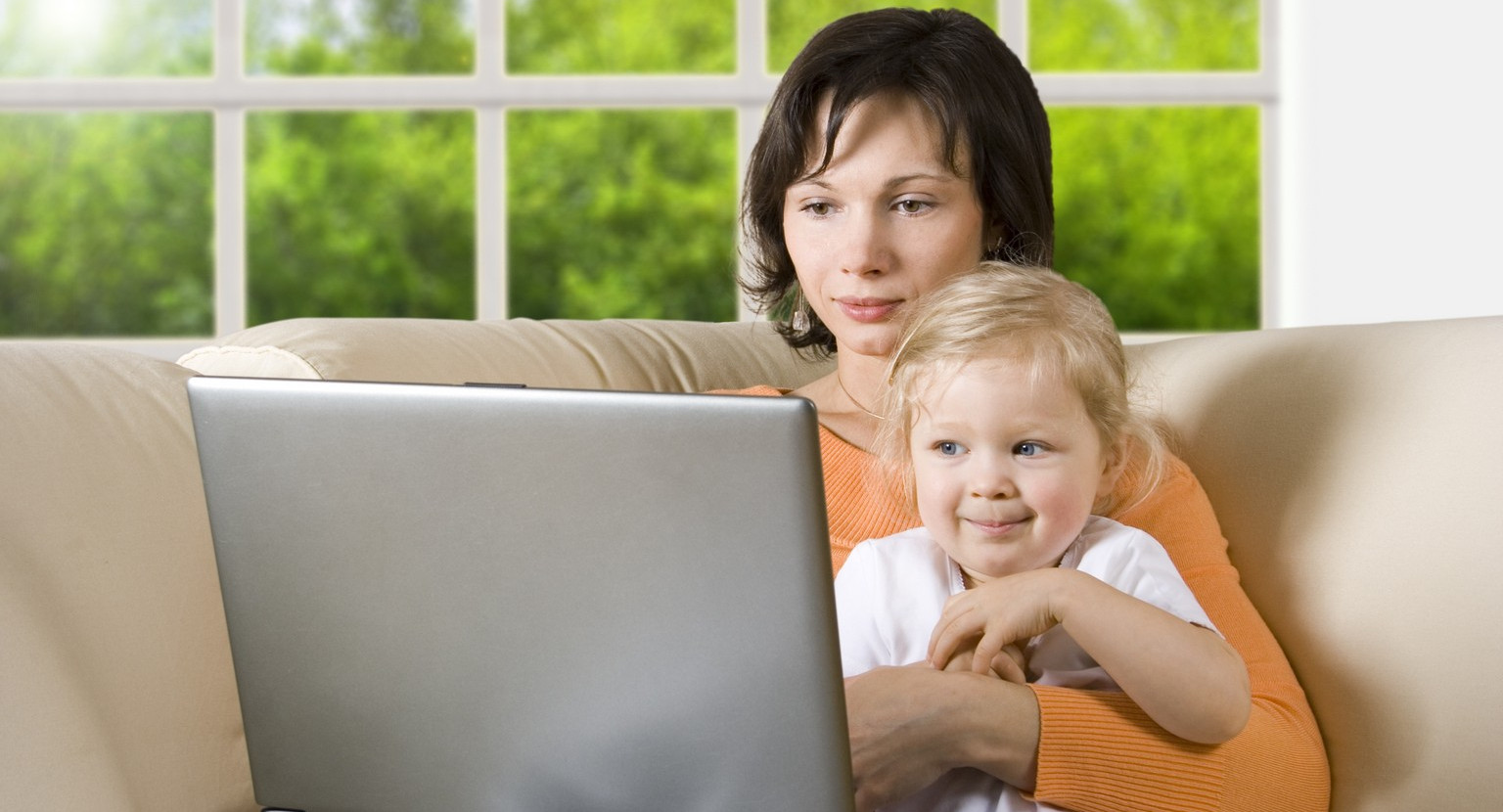 Когда подавать заявки на выплаты семьям с детьми