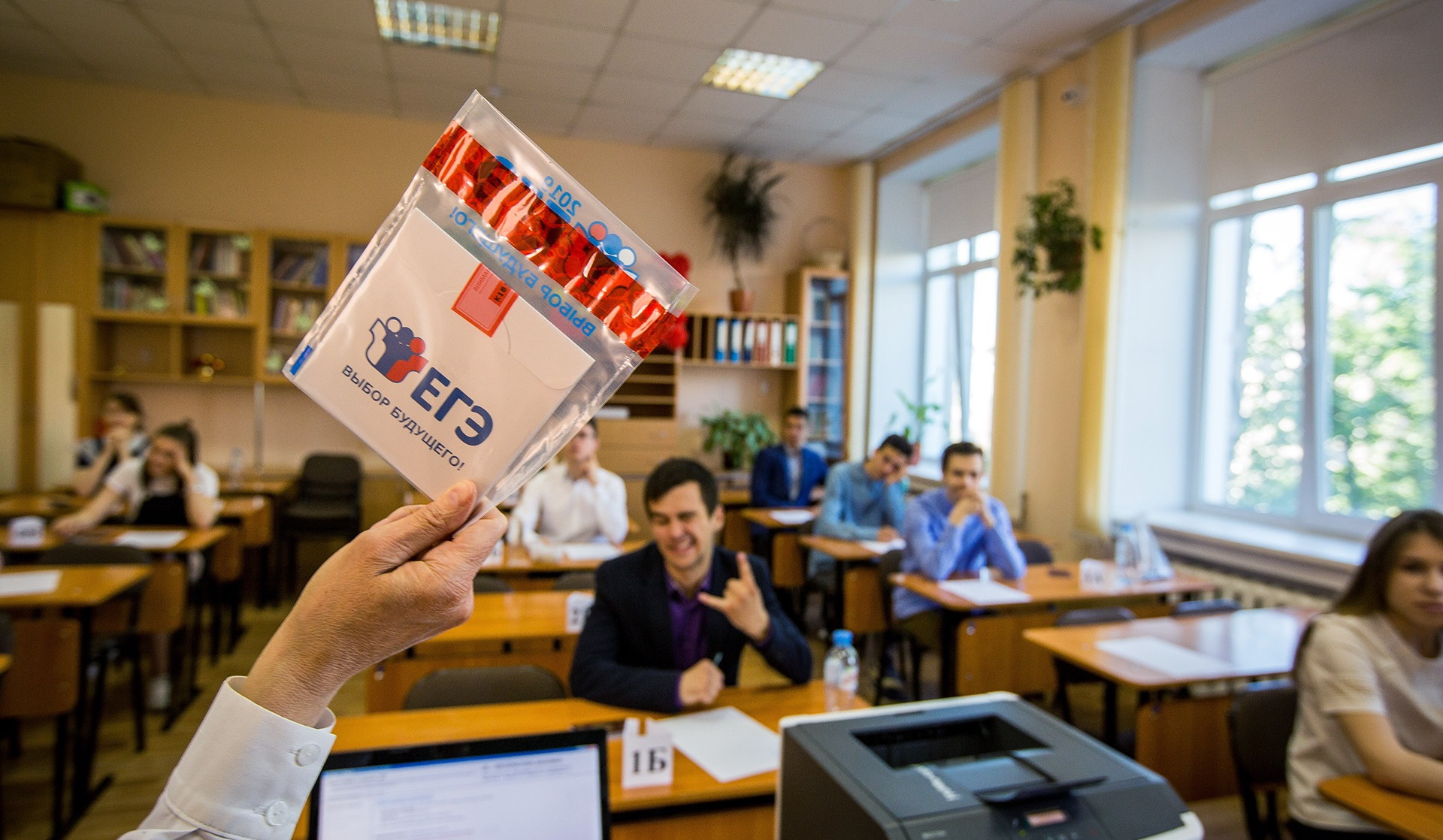 Фальков: все вузы поддерживают предложение о приеме в 2020 году по результатам ЕГЭ