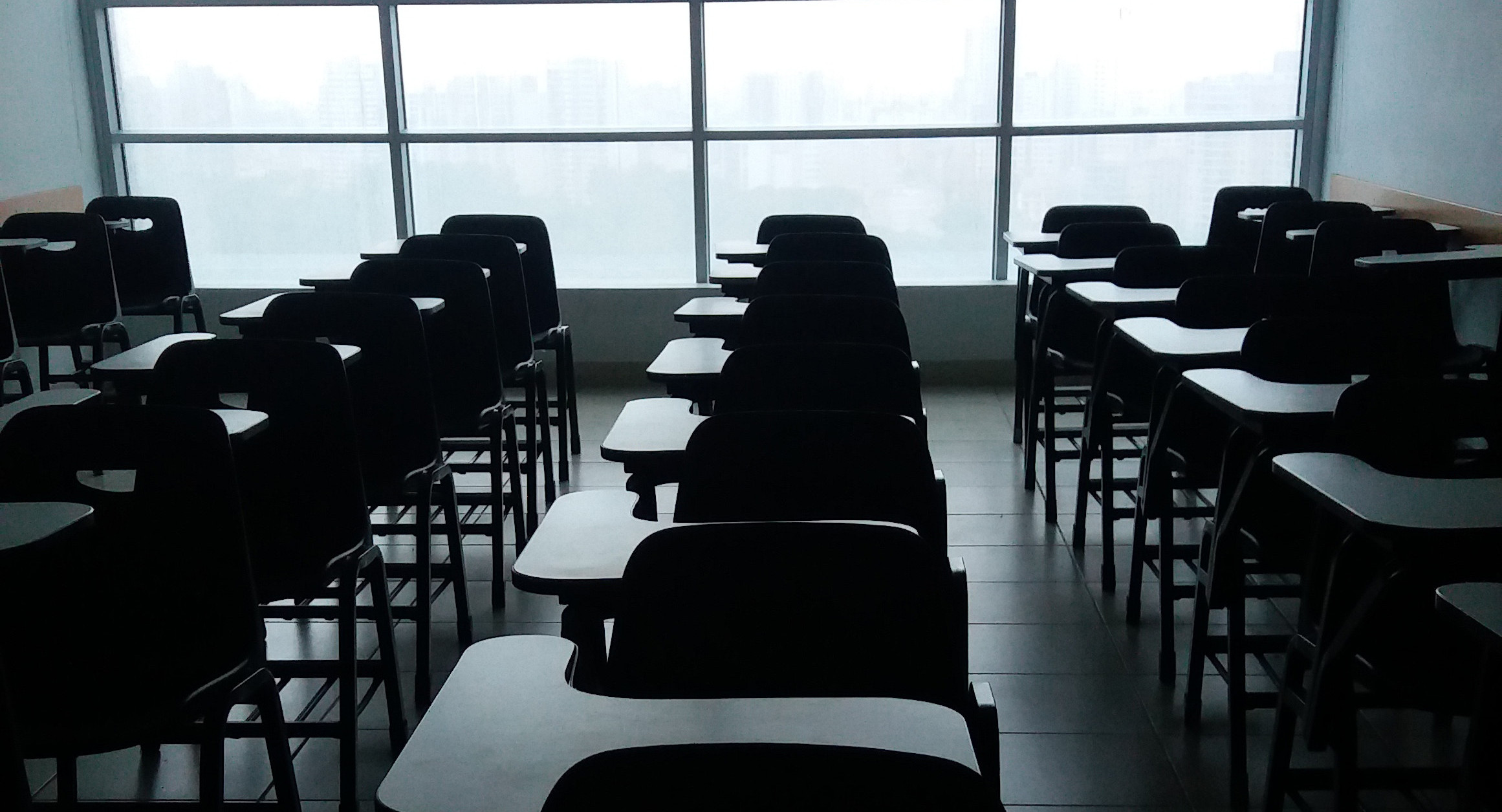 Во Франции после окончания карантина закрыли более 50 школ из-за новых случаев заражения