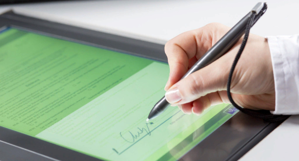 Абитуриентам при подаче документов онлайн понадобится электронная подпись