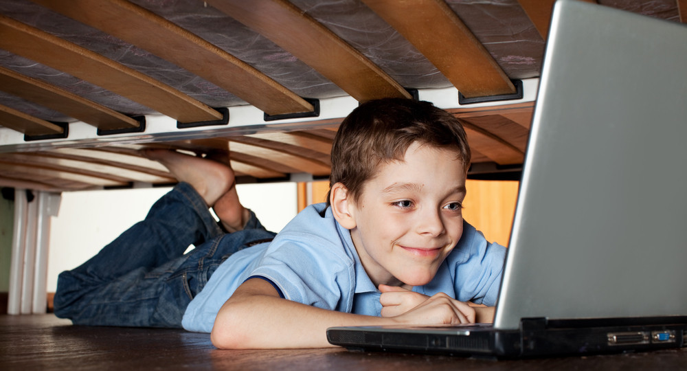 Всех нуждающихся российских школьников за лето обеспечат компьютерами