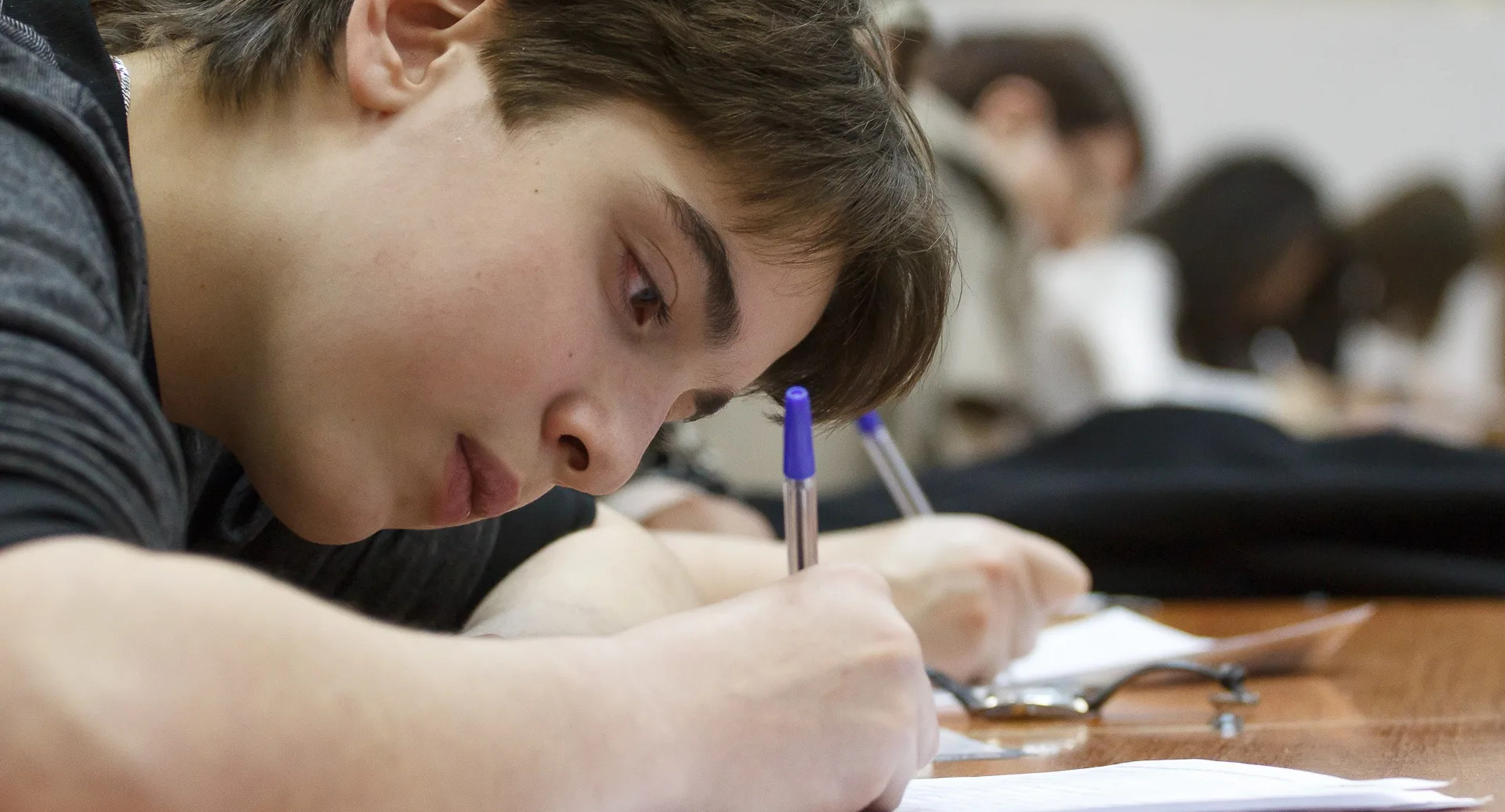 Учителям разрешат возглавить пункты сдачи ЕГЭ, где сдают экзамены их ученики