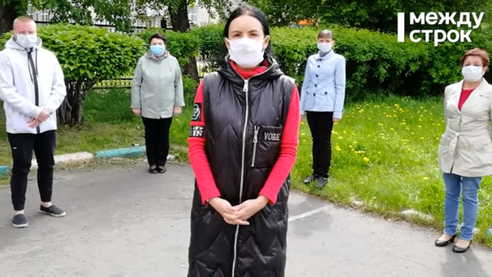 На Урале учителя выступили против увольнения директора из-за учеников, потушивших Вечный огонь