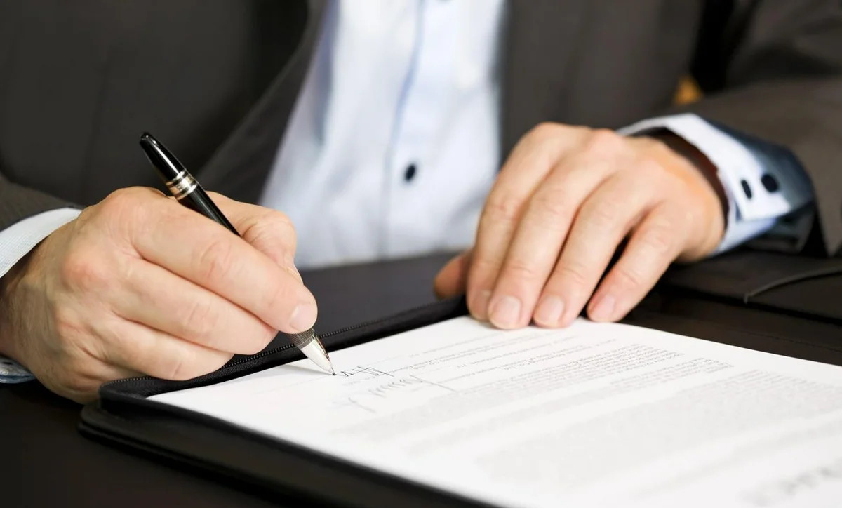 Путин подписал закон о праве студентов старших курсов преподавать в школе