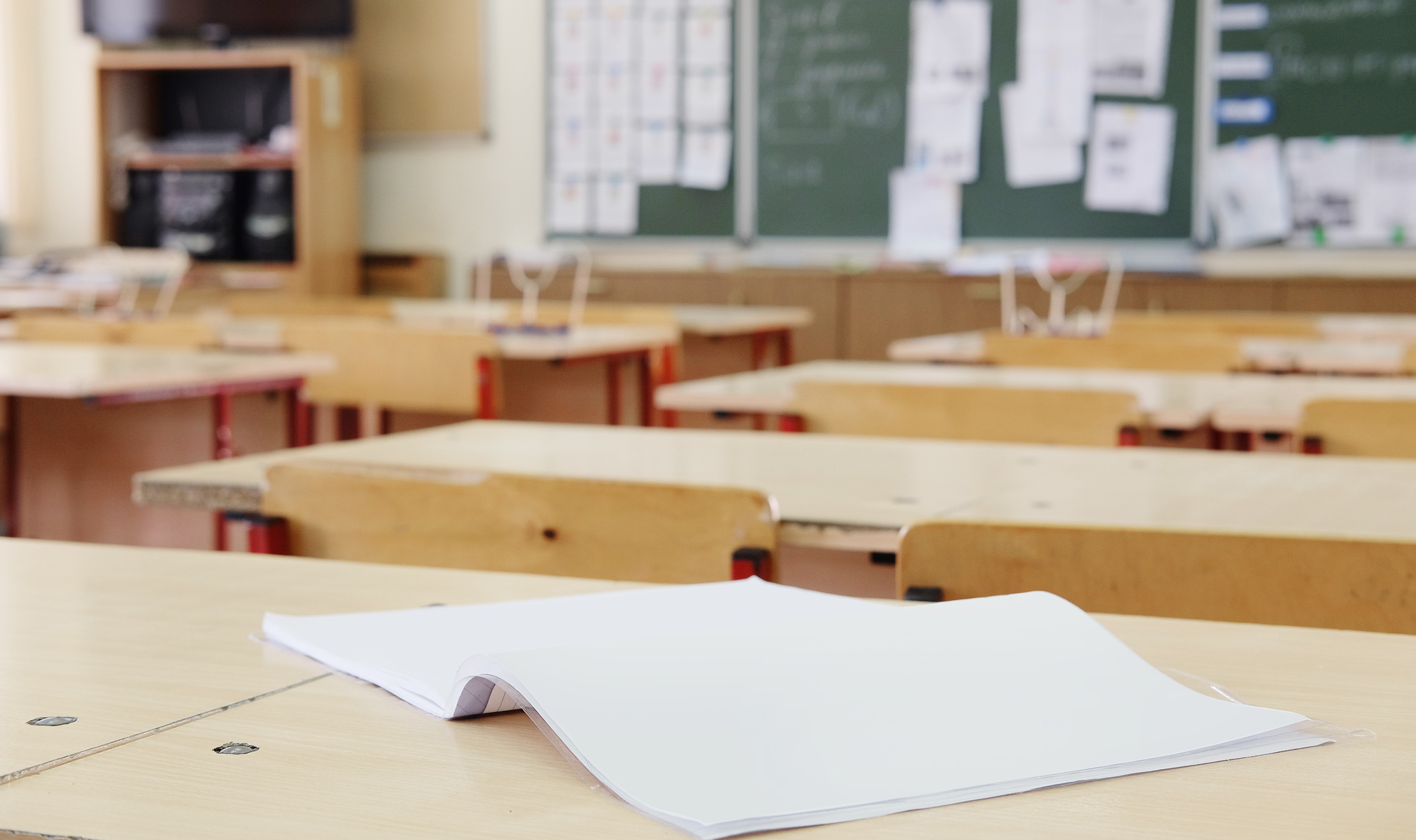 В Британии отказались от планов вернуть за парты всех учащихся начальных классов до летних каникул