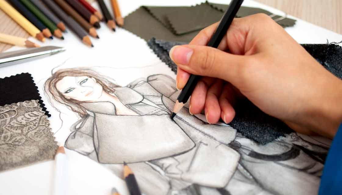 Семиклассница школы № 2065 провела показ авторской коллекции одежды