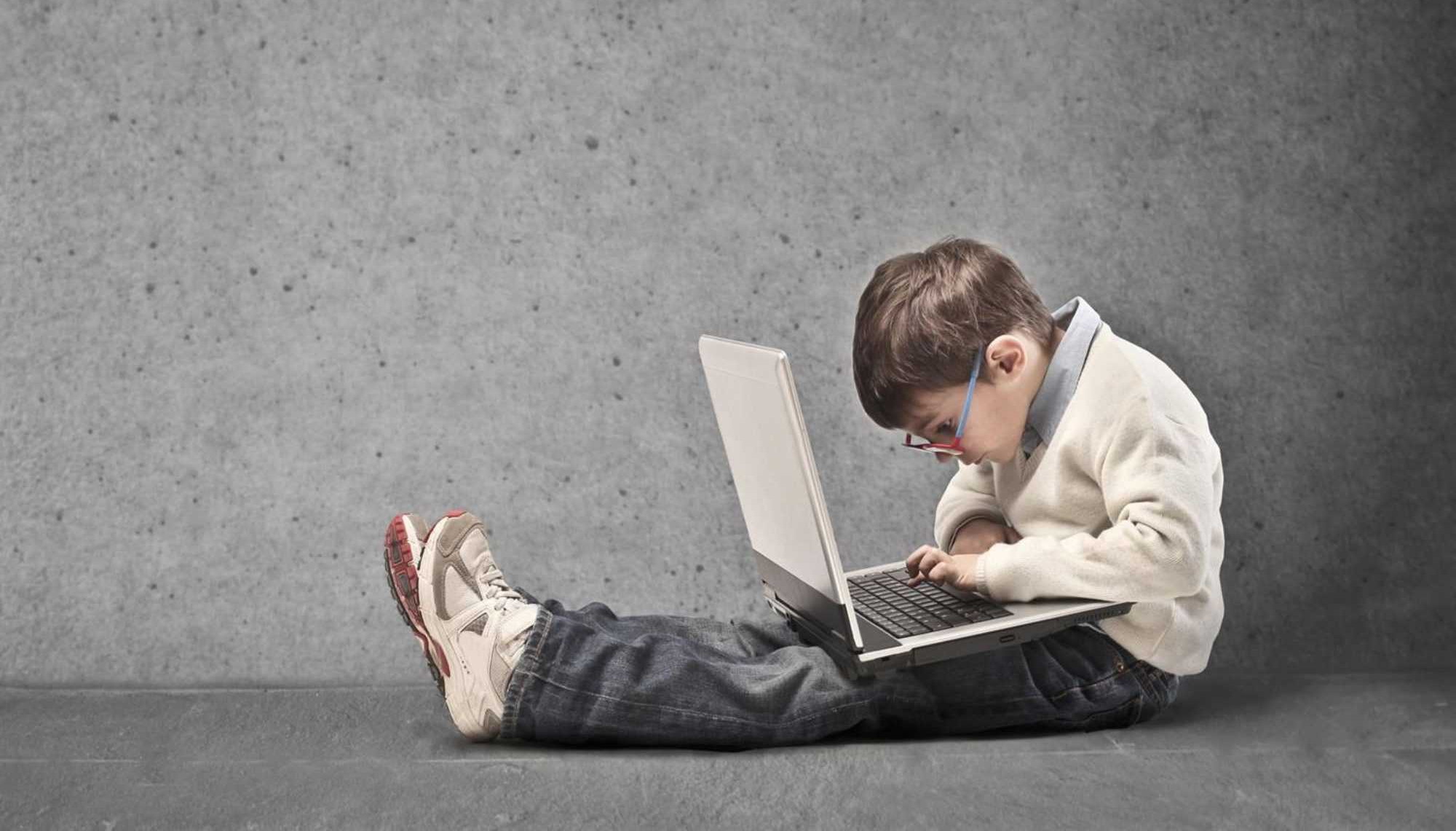 У трети российских школьников нашли проблемы со зрением после дистанционного обучения