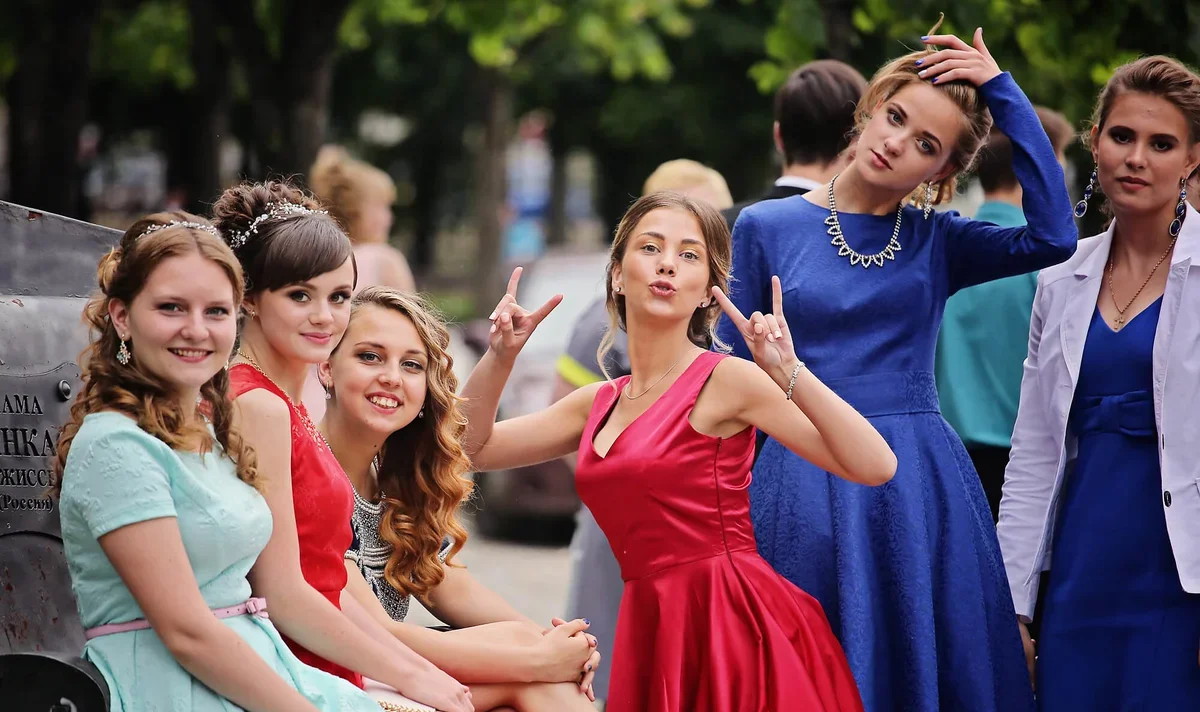 12 регионов решили провести выпускные у школьников очно