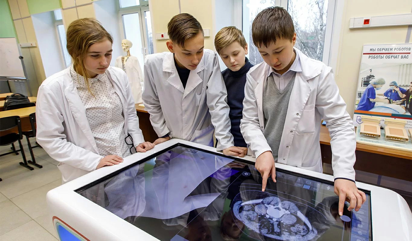 Анастасия Ракова: Количество учеников в медицинских классах увеличилось в два раза