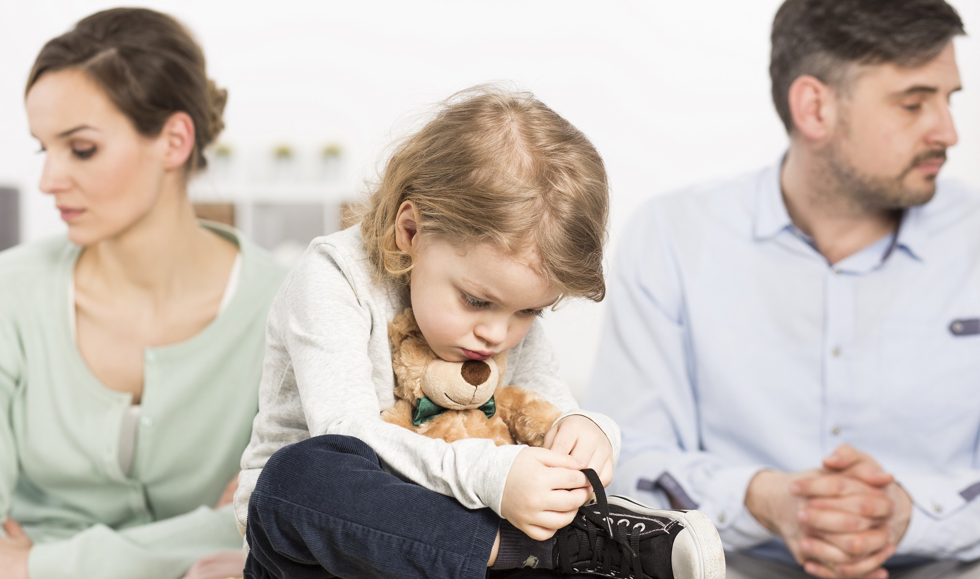 82% россиян считает, что при разводе ребенку важно общение с отцом