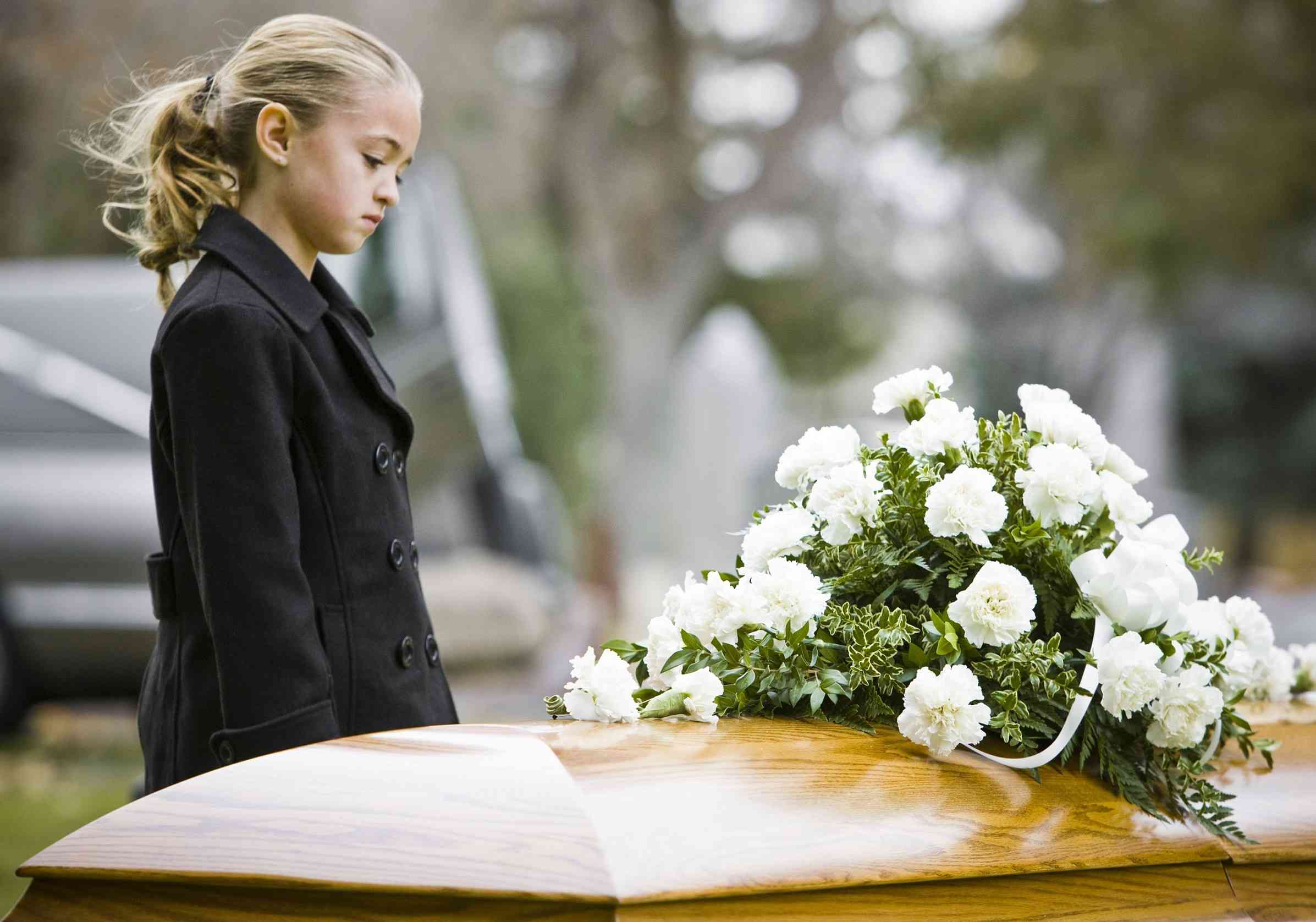 Школьникам задали спланировать собственные похороны