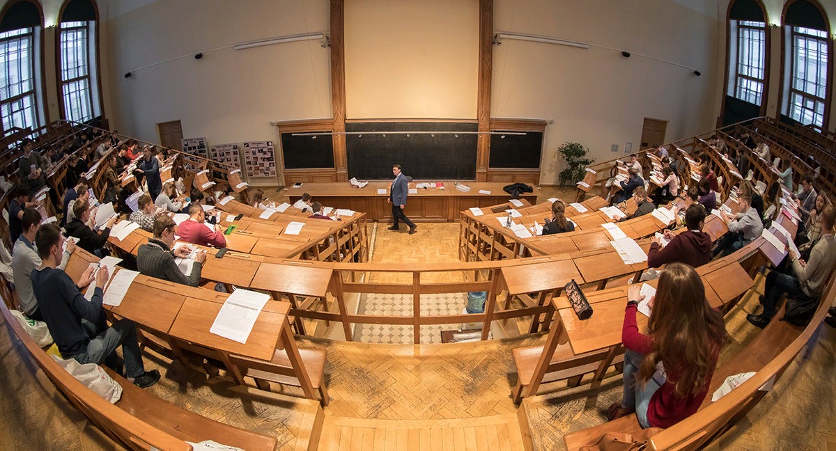 Владимир Путин заявил, что России необходимы свои рейтинги вузов