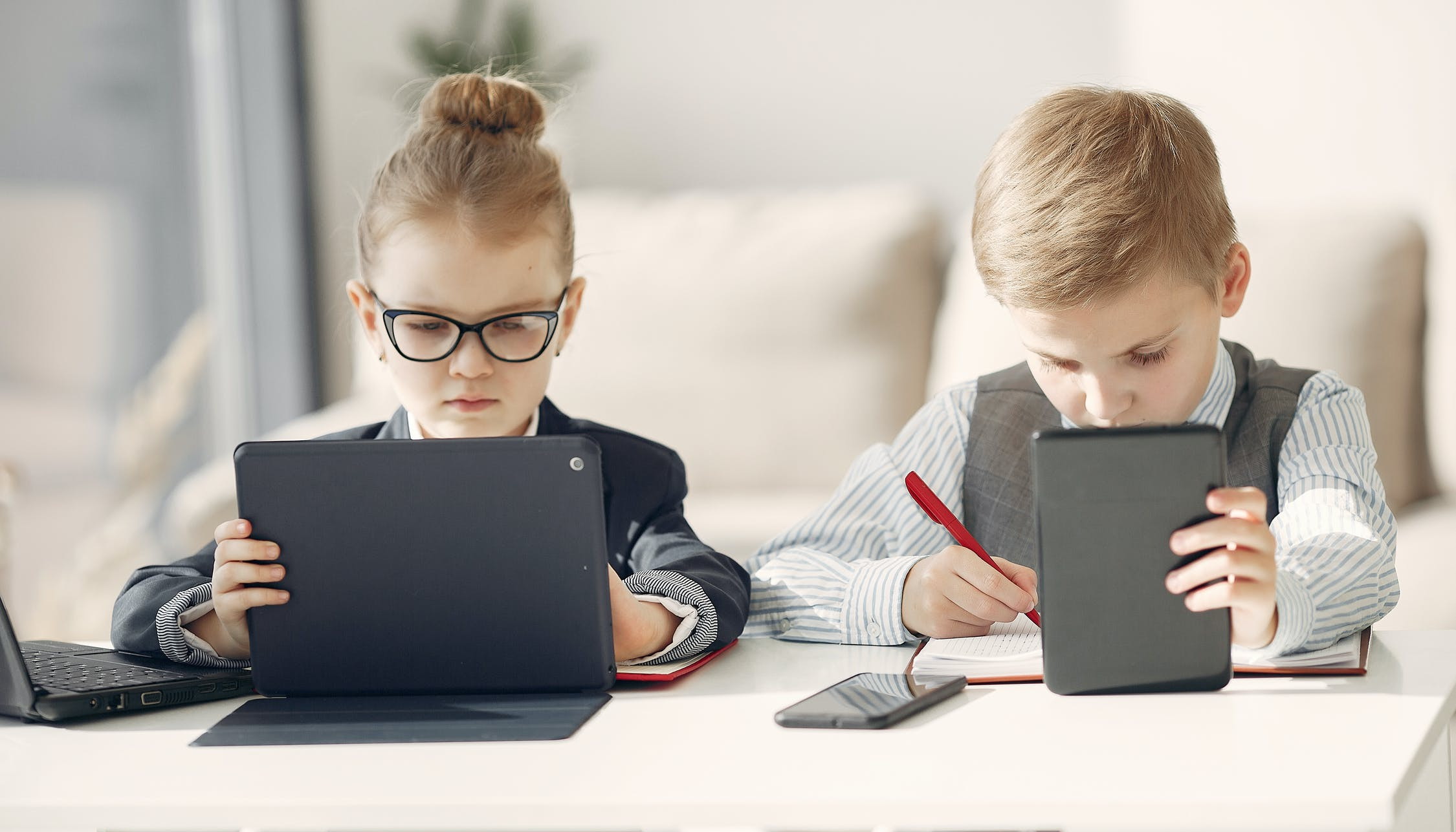 Минпросвещения намерено протестировать в ЯНАО и Тюменской области дистанционное обучение