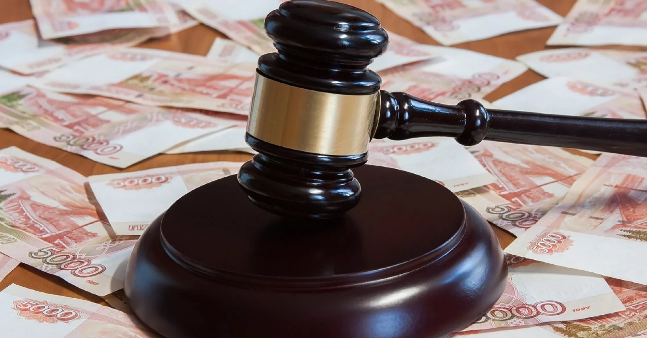 Вернуть президентские выплаты от бывшего мужа матери смогут только через суд