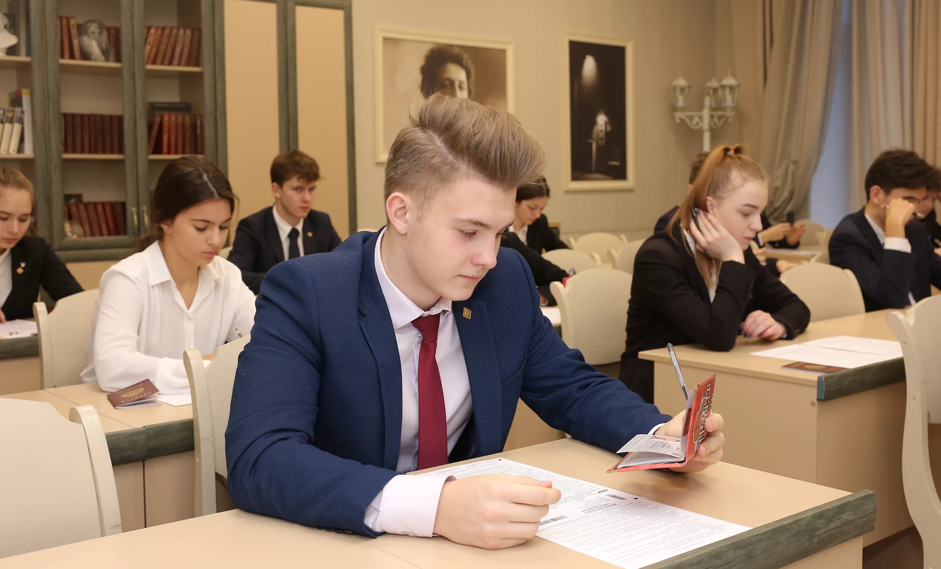 Насколько успешно сдают ЕГЭ выпускники, которые дистанционно завершили учебный год?