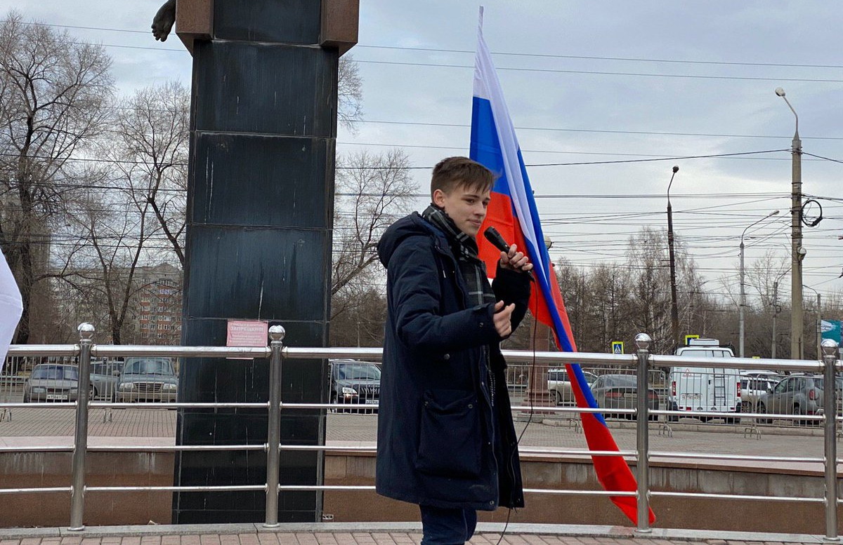 Старшеклассник из Красноярска продолжает бороться против дистанционного обучения