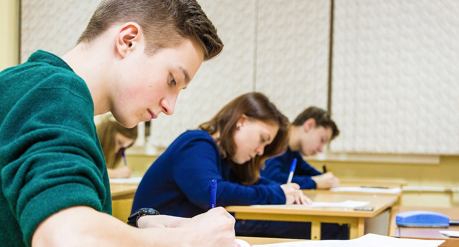 Конституционный суд обязал при отказе в приеме в профильный класс предоставить ученику место в другой школе