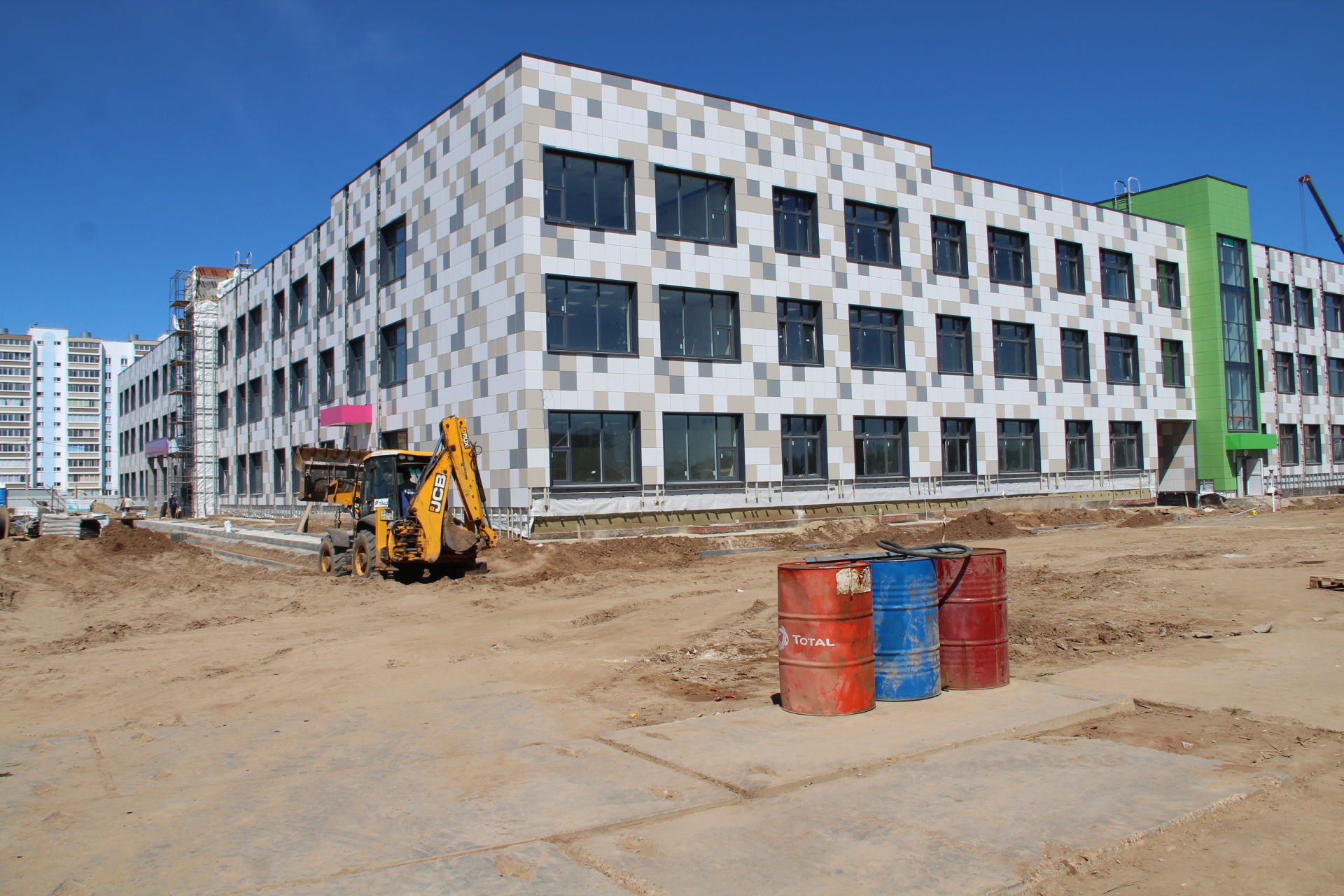 В Татарстане завершено строительство полилингвальной школы «Адымнар-Алабуга» 