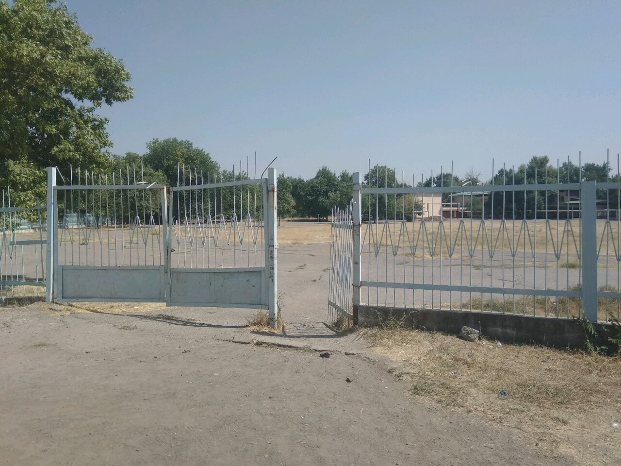 В Узбекистане экзамены в вузы проведут на стадионах