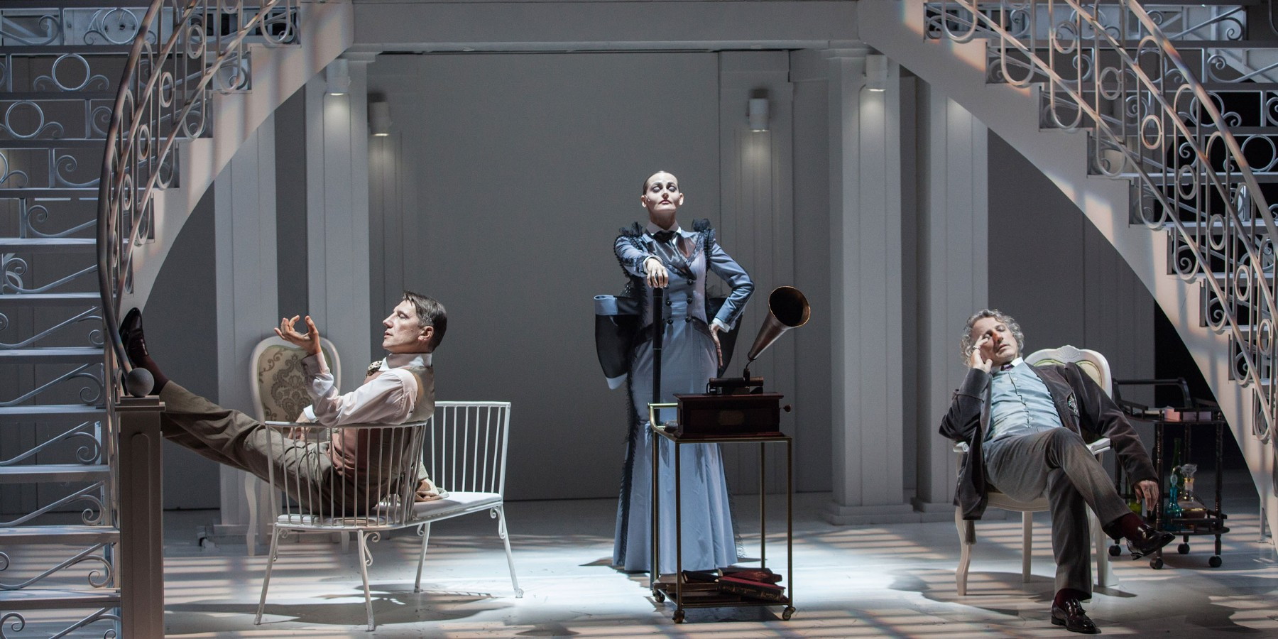 Выпускники театральной школы Табакова в Москве получат дипломы о высшем образовании