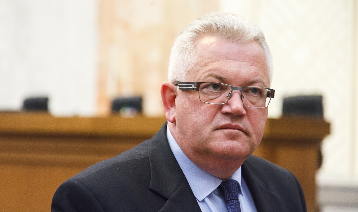 Министр образования Беларуси призвал не втягивать детей в политические игры взрослых