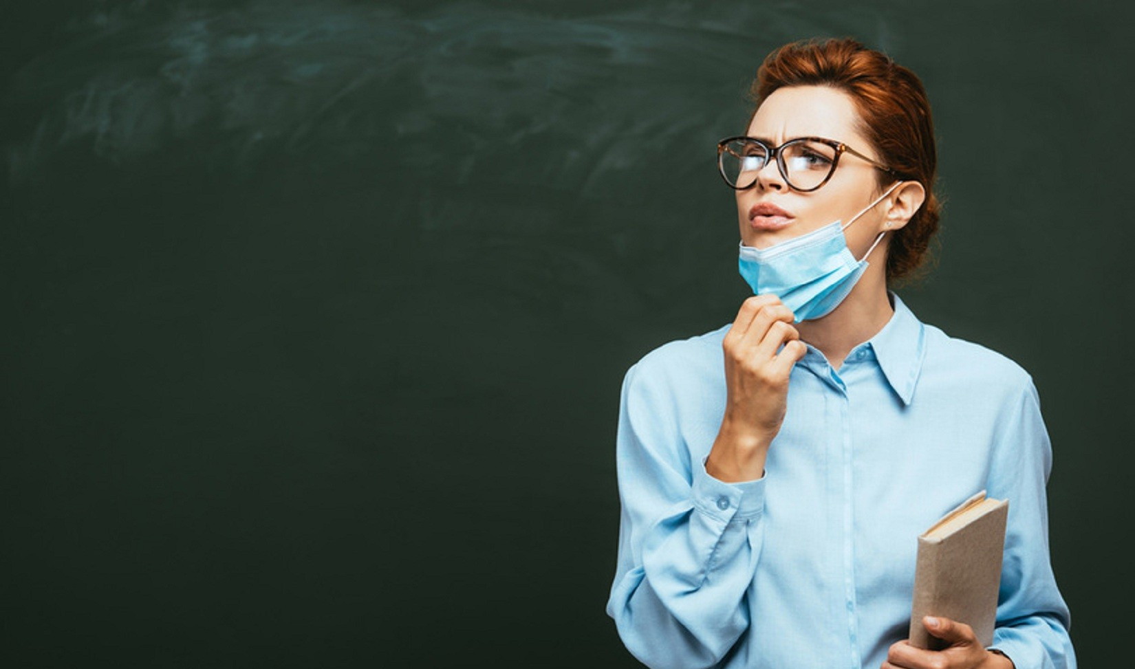 Когда учителям нужно будет надевать маски? Объясняет министр образования Подмосковья