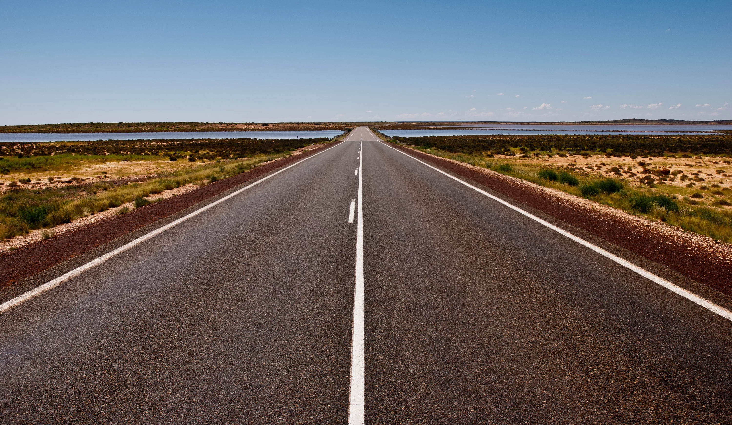 В России накажут родителей, чьи дети загорали на проезжей части дороги