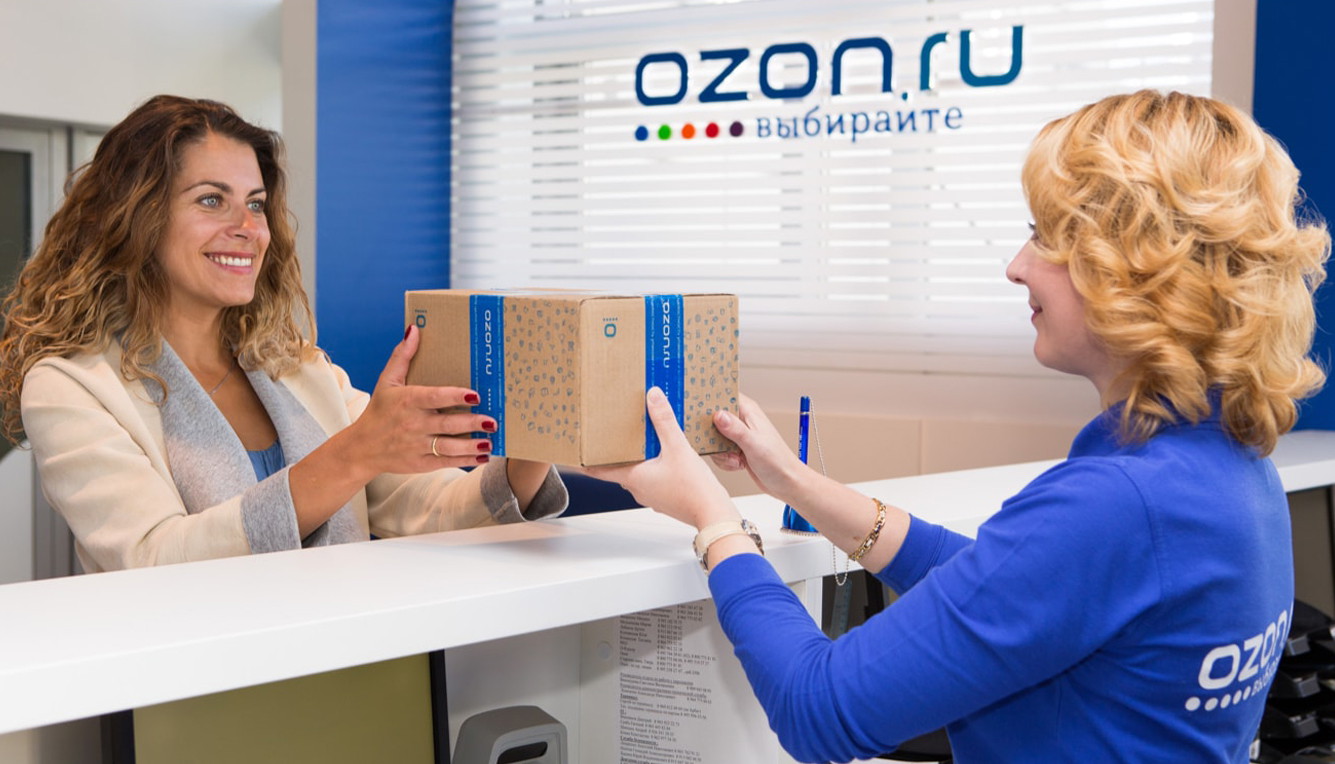 Ozon отметил семикратный рост спроса на парты для дома