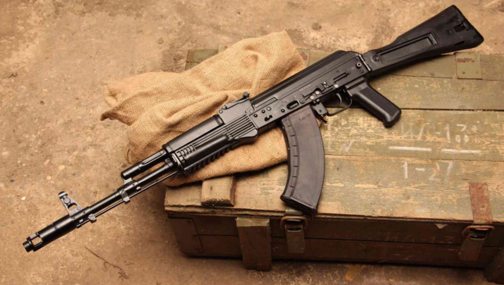 Координационный совет призвал правоохранителей разобраться, почему 15-летнему сыну Лукашенко дали автомат Калашникова