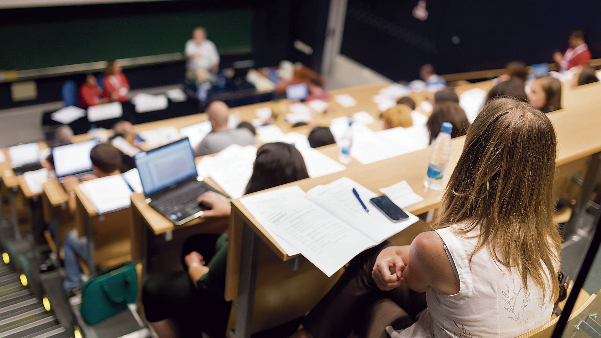 В аудитории вузов Италии пустят лишь половину студентов