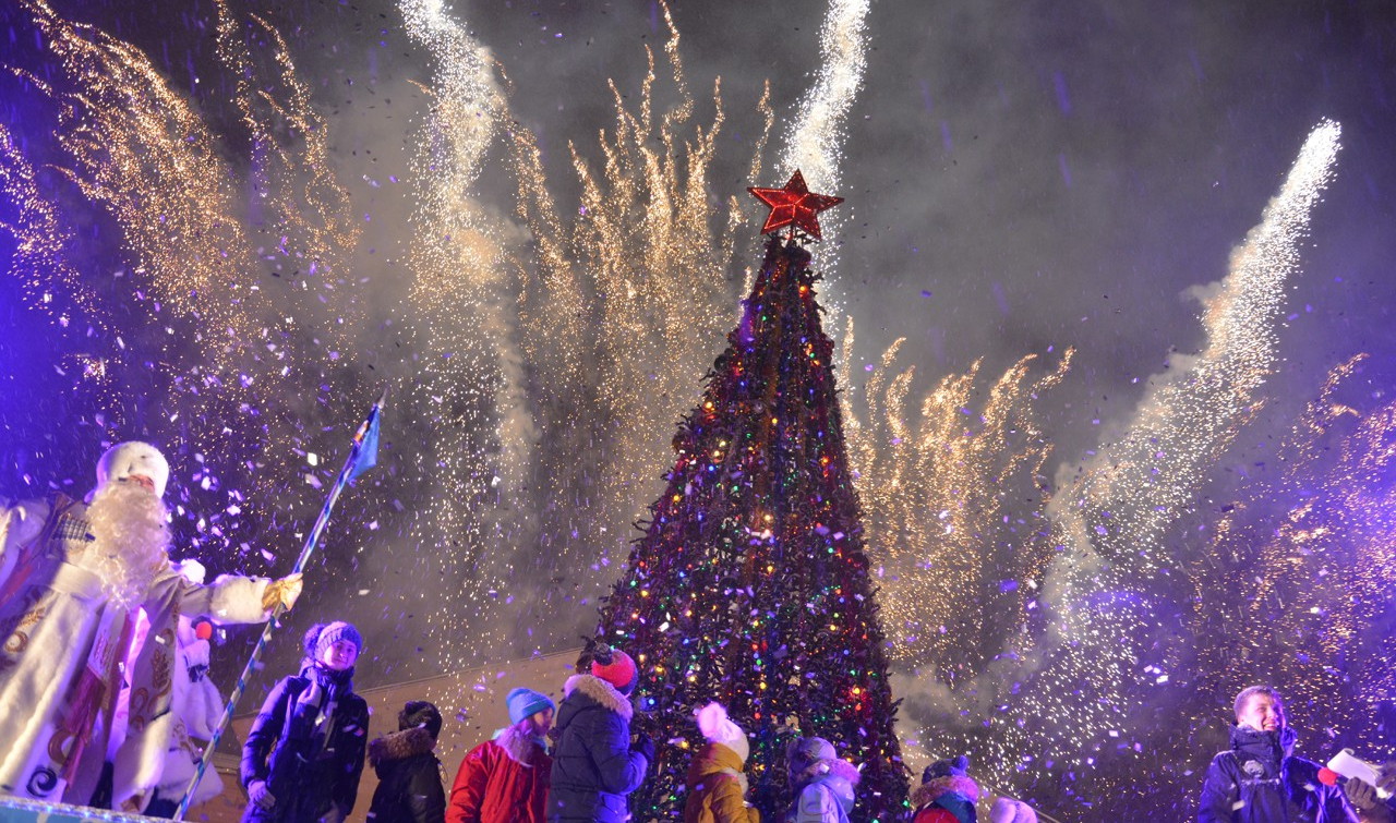 Минтруд предложил установить новогодние каникулы в 2021 году с 1 по 10 января