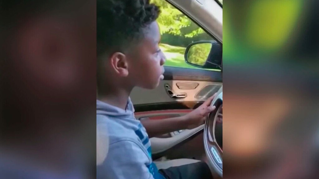 Во имя любви: 11-летний мальчик угнал автомобиль и спас своей бабушке жизнь